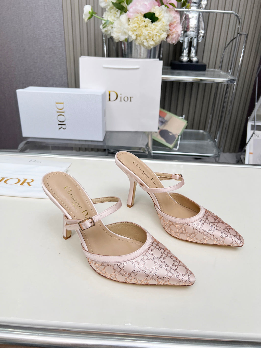Z2Q95D117 Popular high-quality leather  High heels