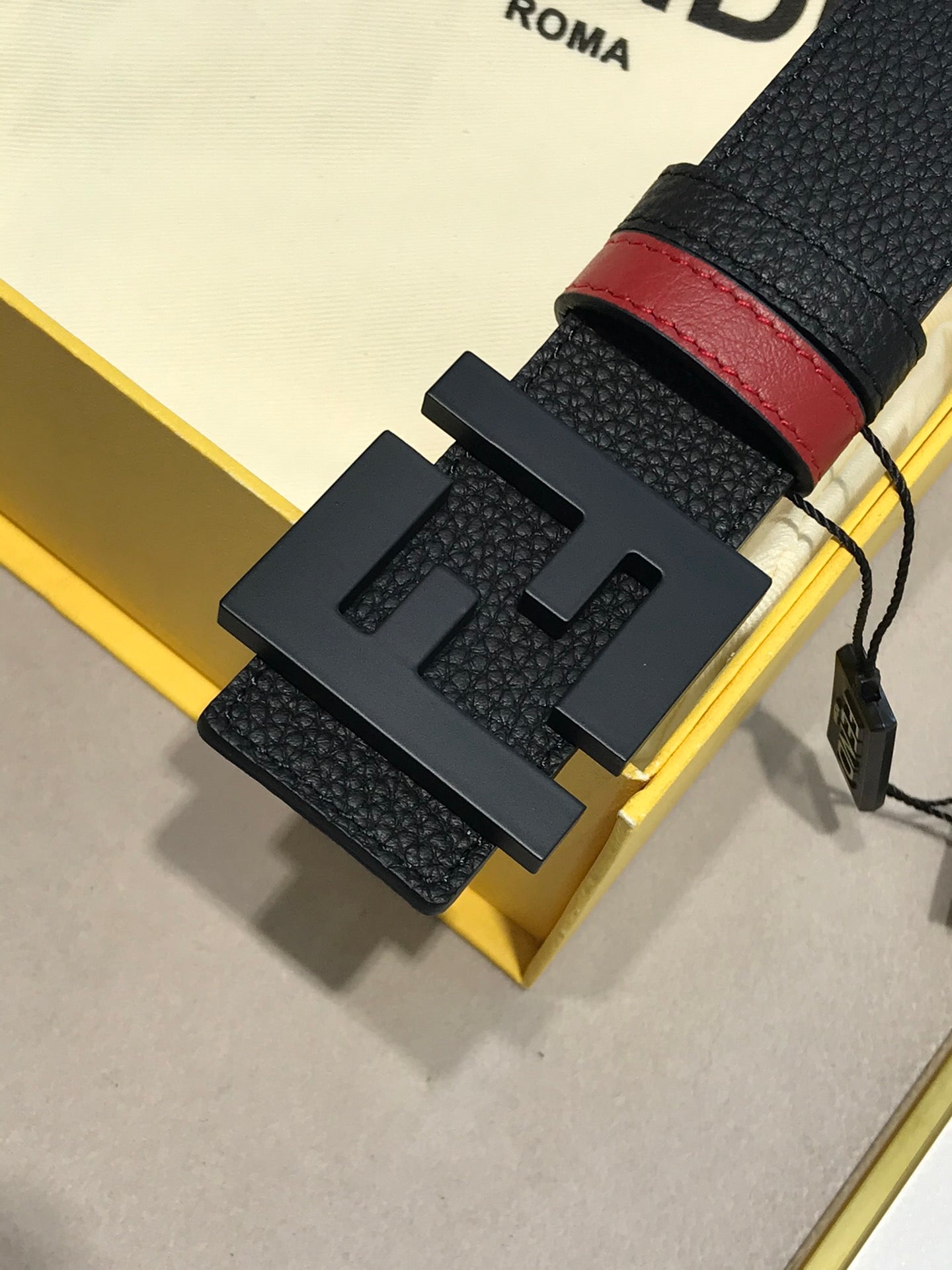 P1Q64F85 Popular  High quality belt With full package