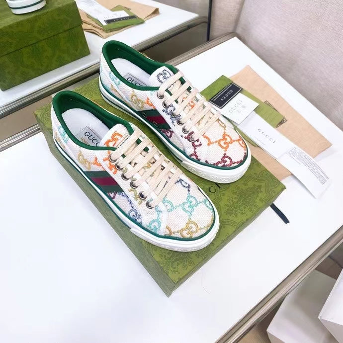 Z2YB49 Popular shoes