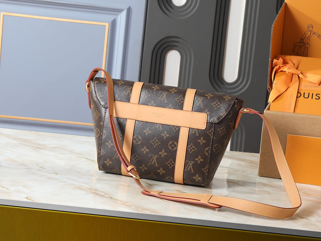 B1R76E56 Popular leather bag