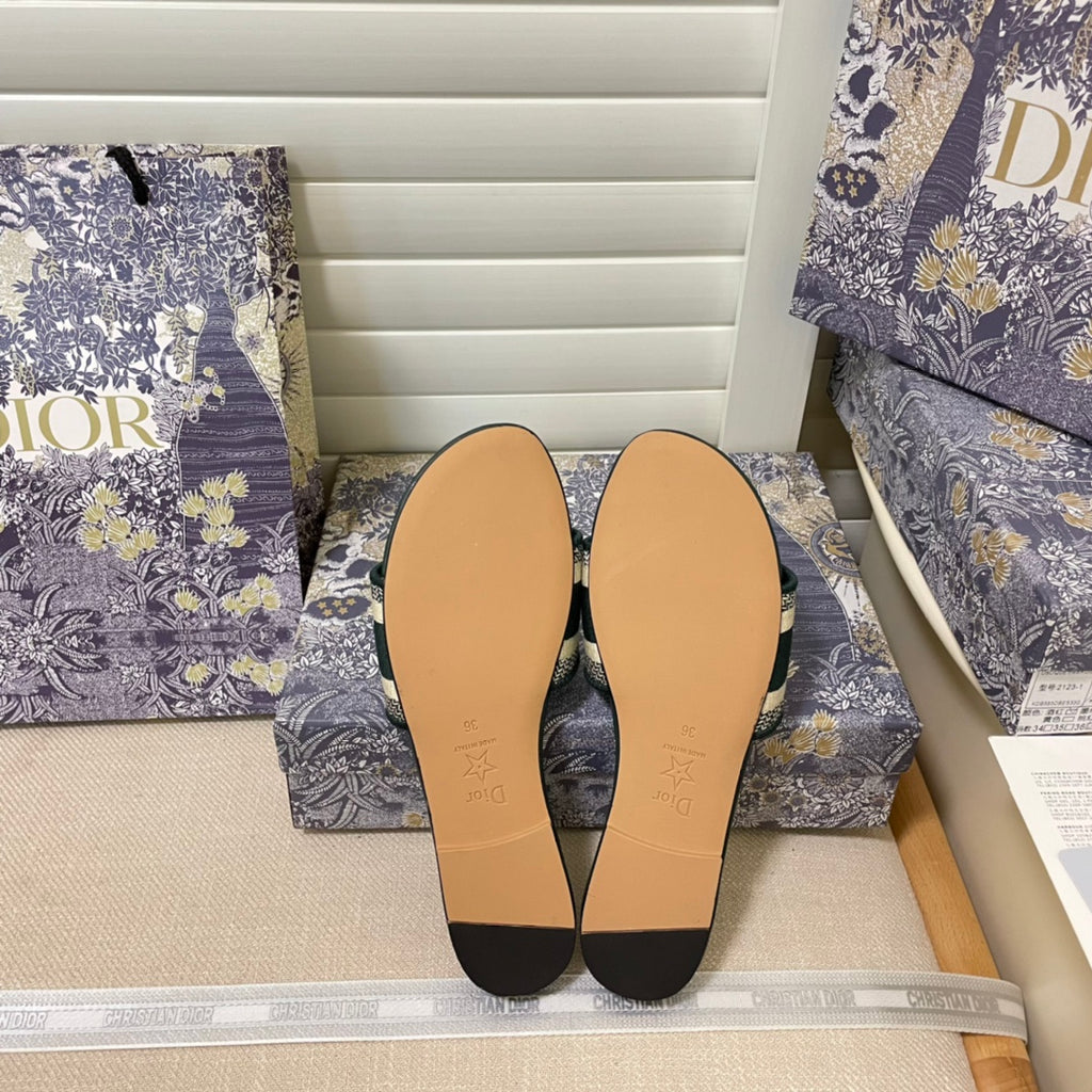 Z2N65D25  Popular  leather shoes