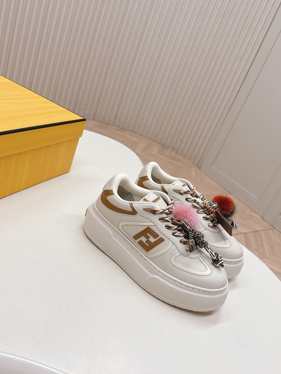 Z2Q105F417 Popular high-quality Shoes