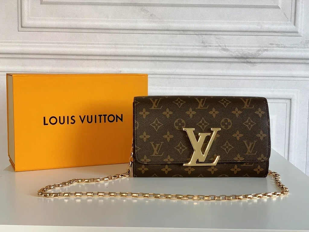 B1X43E38 Popular  leather wallets