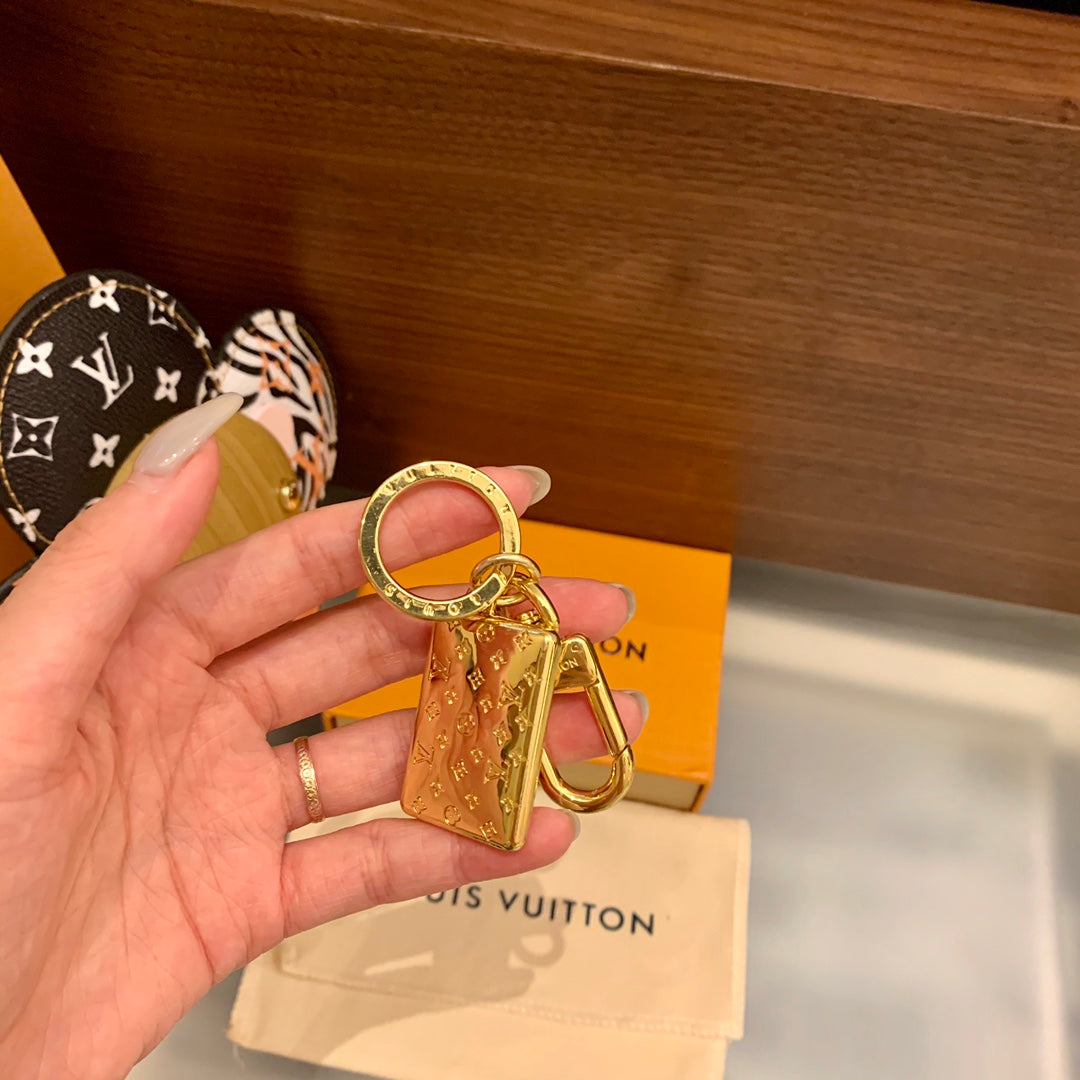A1Q105E18 Popular bag 's charms accessories