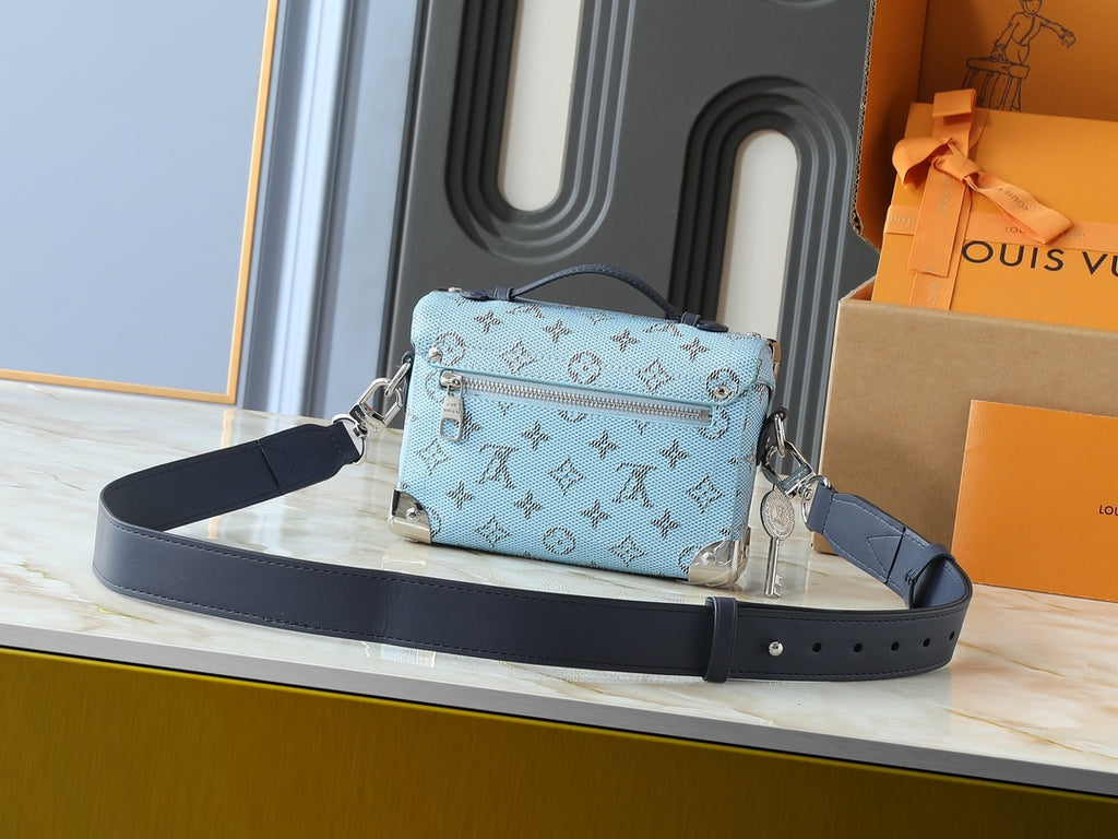 B1R15E47  Popular  leather bag