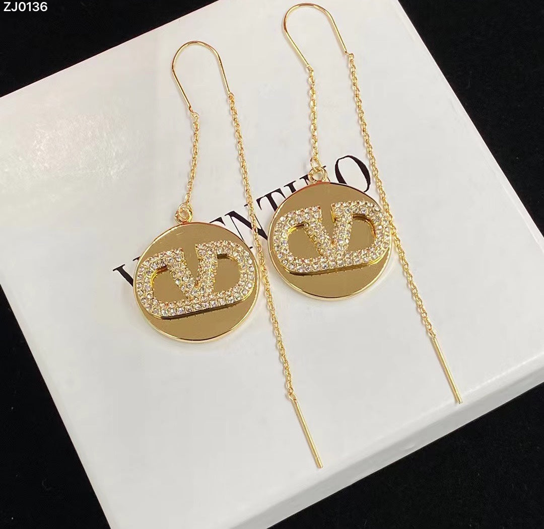 X1Q85VL432X Popular Necklaces. Bracelets. Earrings