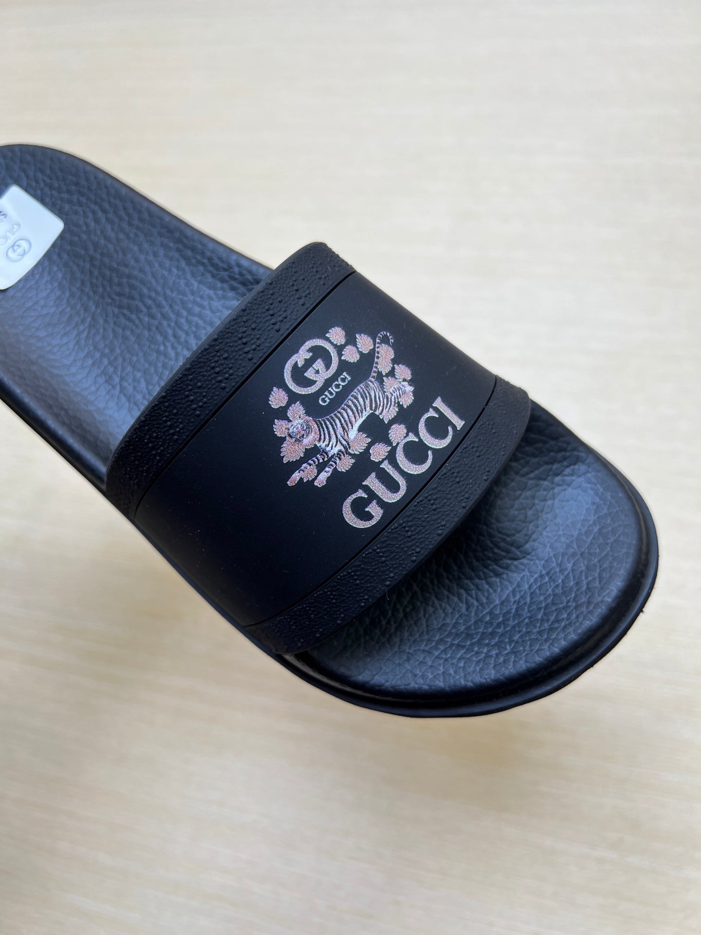 Z5R66B29 Popular Slippers