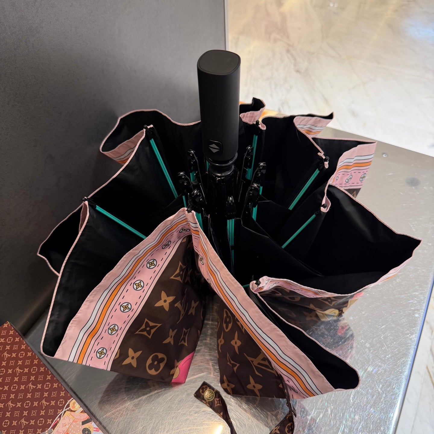 J1N46E17 Popular UV resistant umbrella