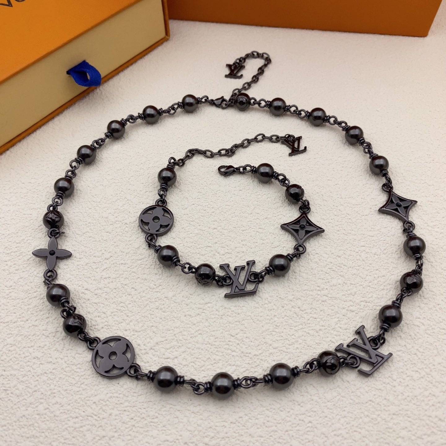 X1Q85E340X Popular Necklaces. Bracelets