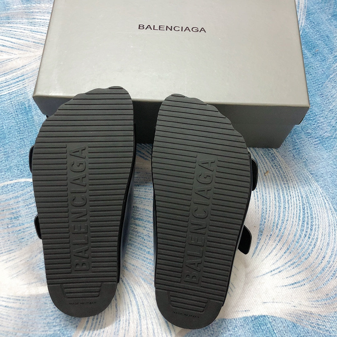 Z1Z54J193 Popular Slippers