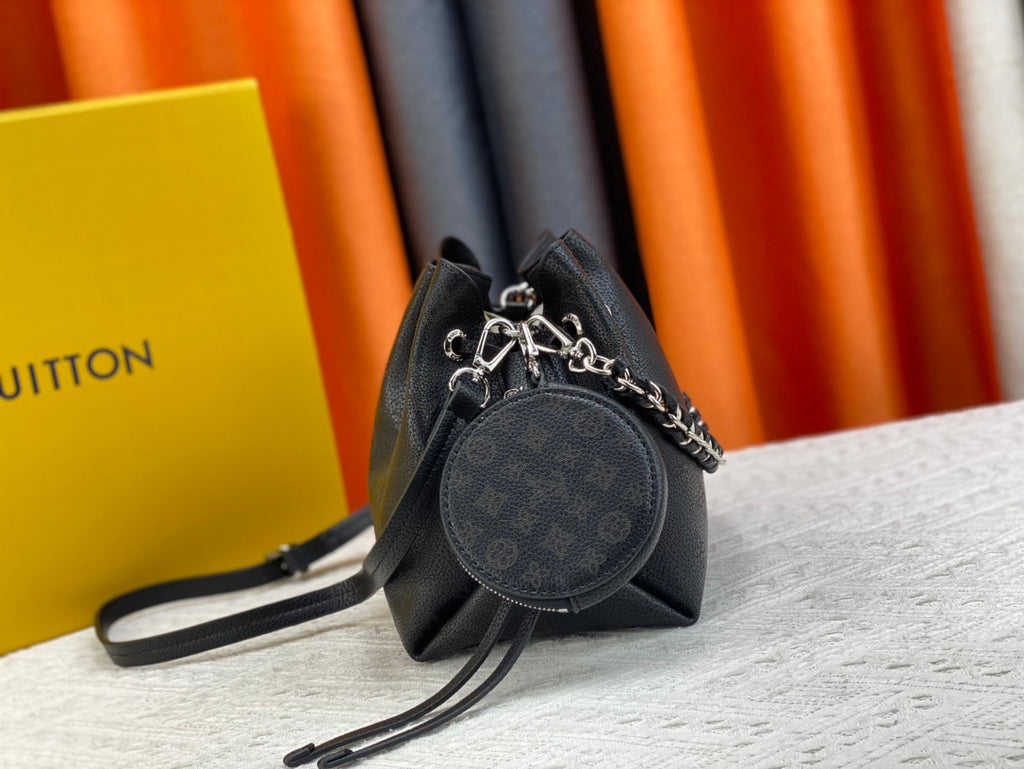 B1N165E99 Popular  leather bag