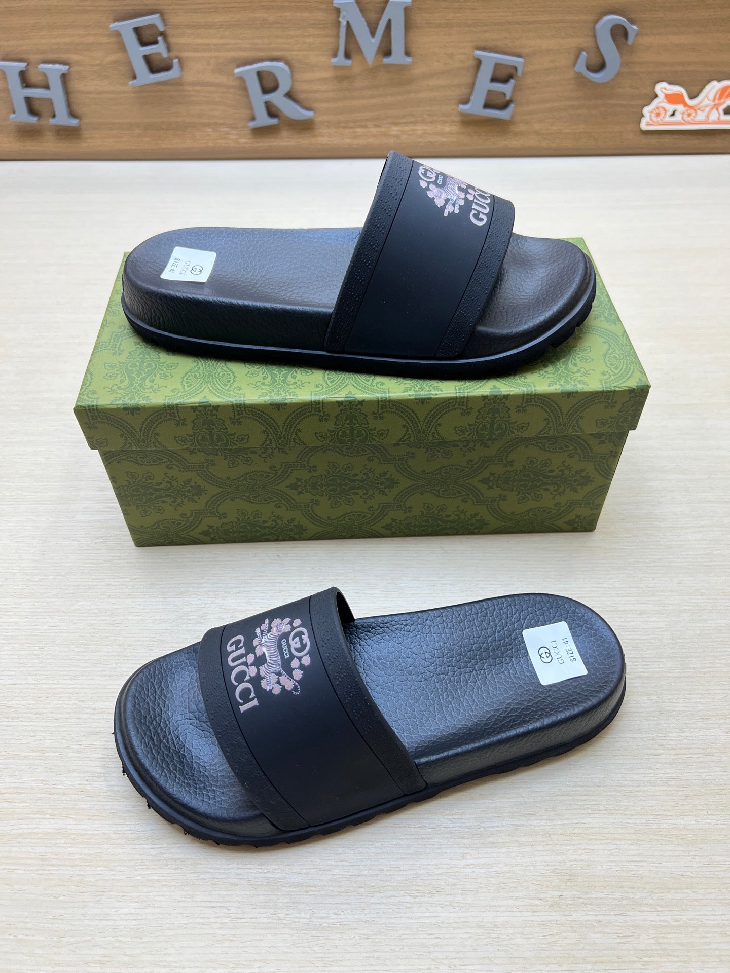 Z5R66B29 Popular Slippers
