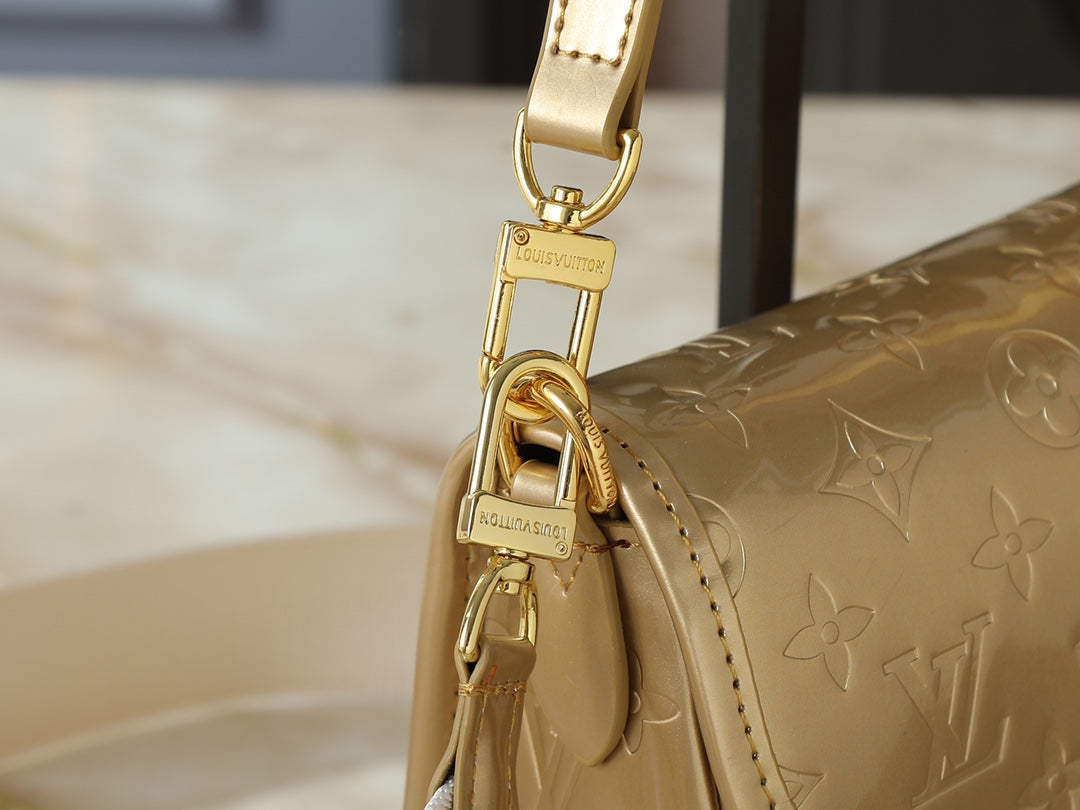 B1P36E41 Popular leather bag