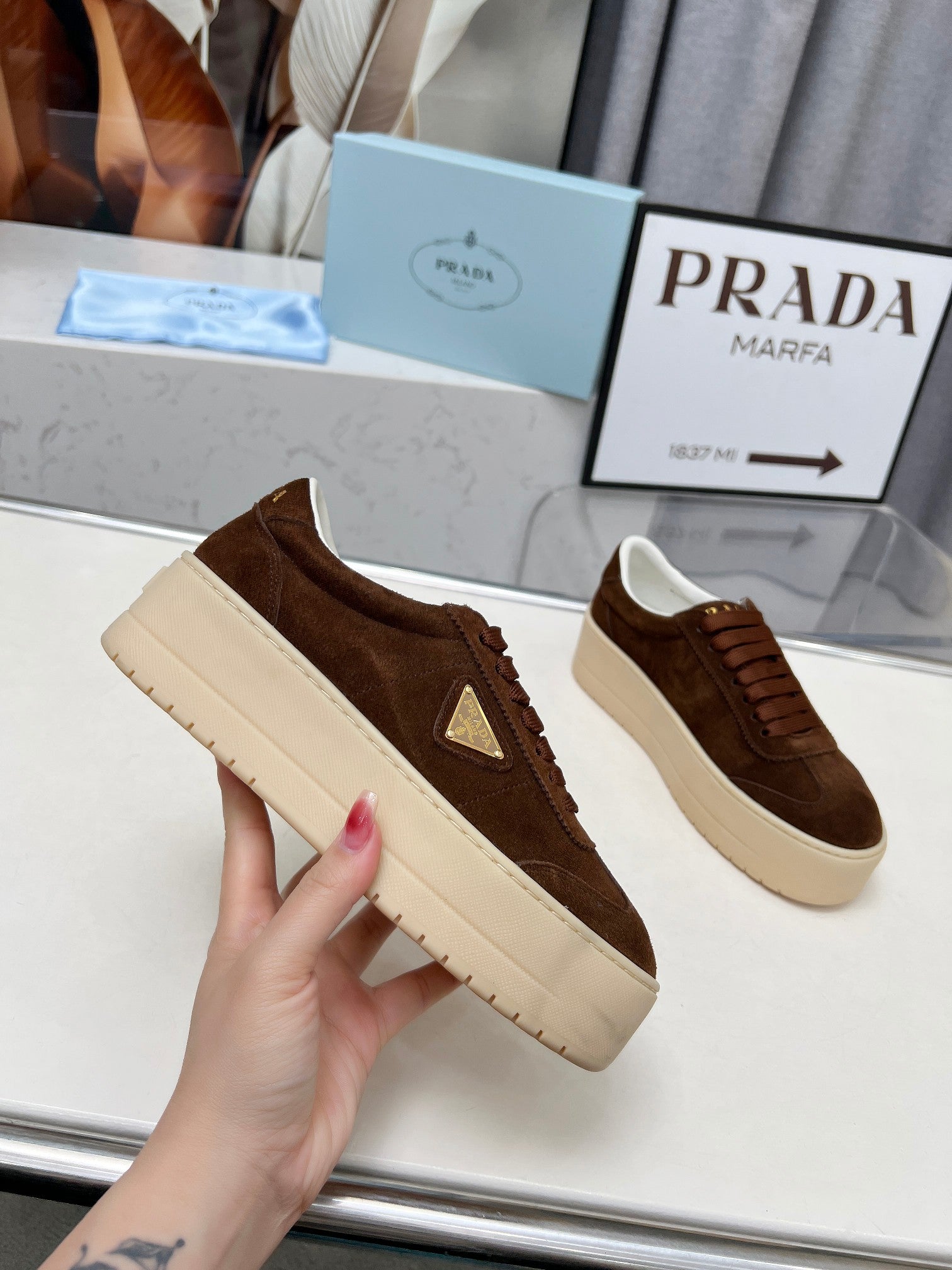 Z2Q95P109 Popular high-quality  shoes