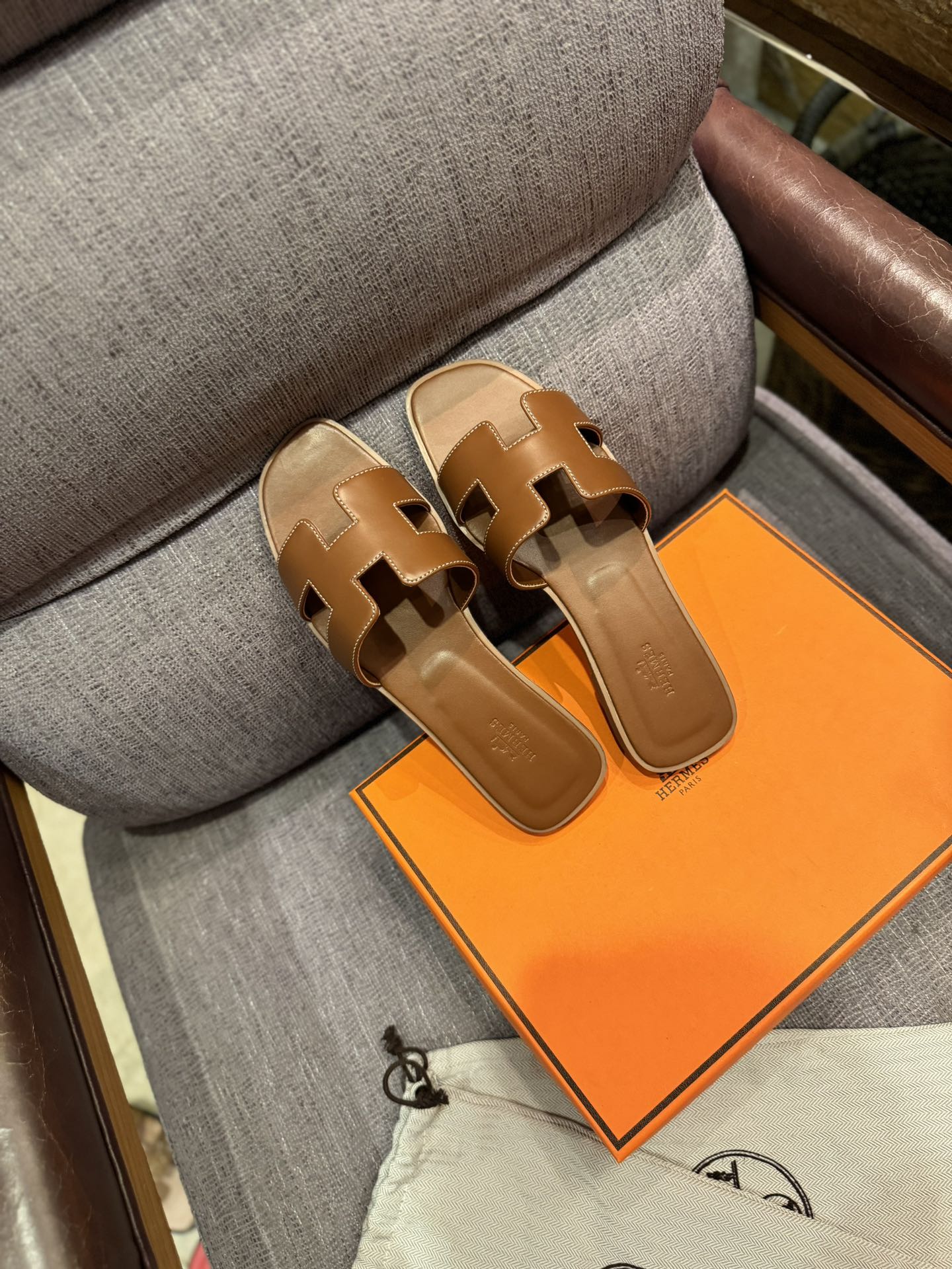 Z1Z55H309  Popular Slippers