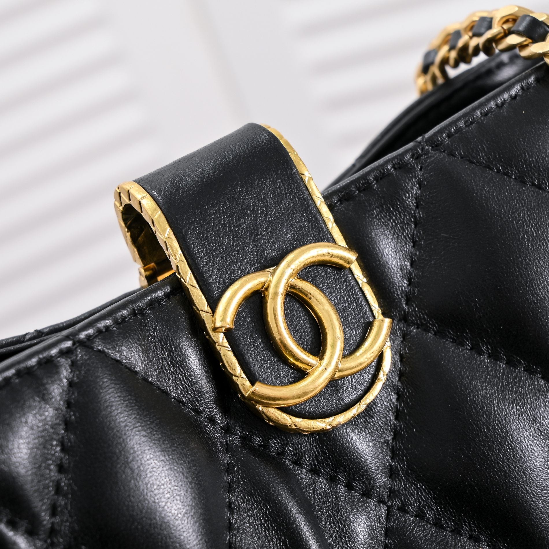 B1X102C5 Popular  leather bag 