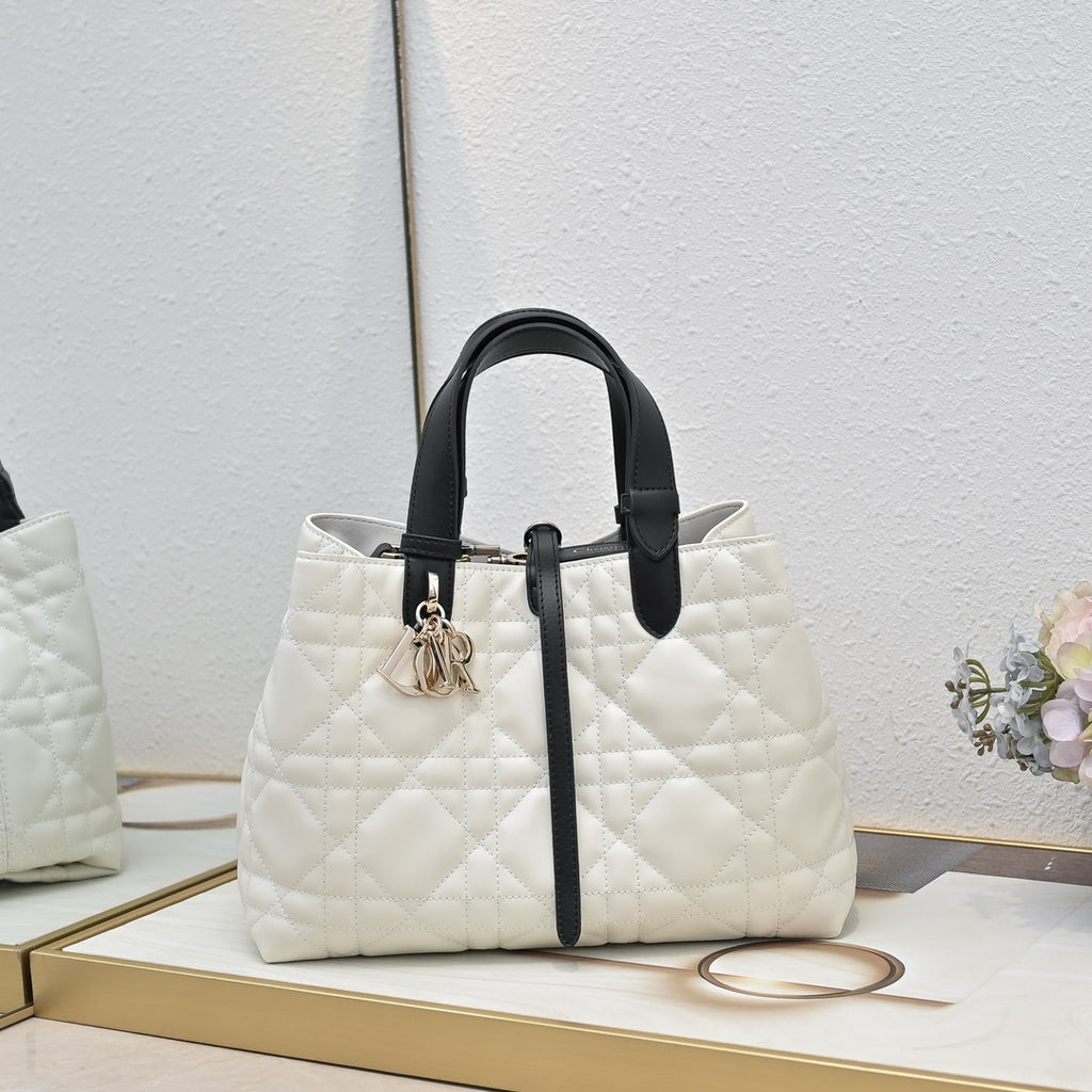 B1R76D40 Popular leather bag