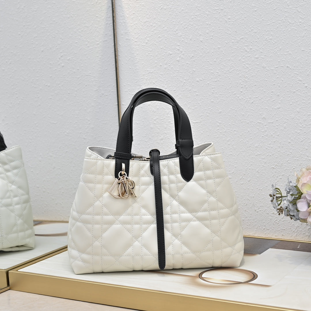 B1R76D40 Popular leather bag