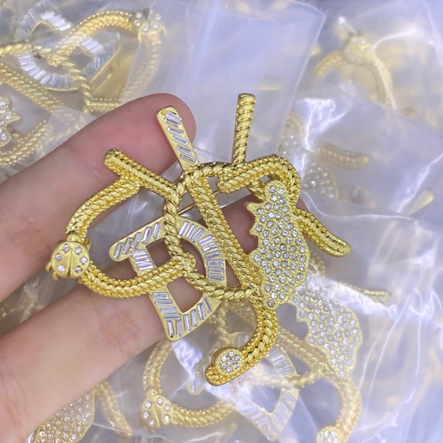X1Z65D63X Popular Brooch