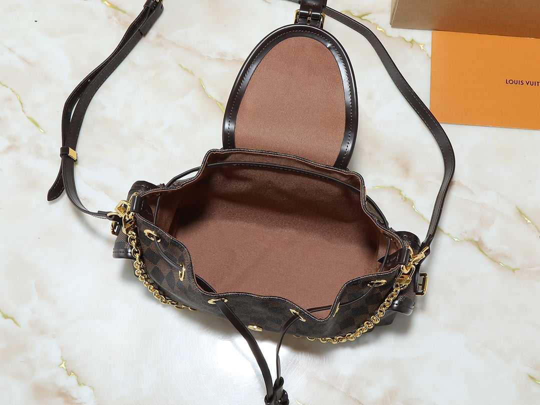 B1R15E18 Popular  leather bag