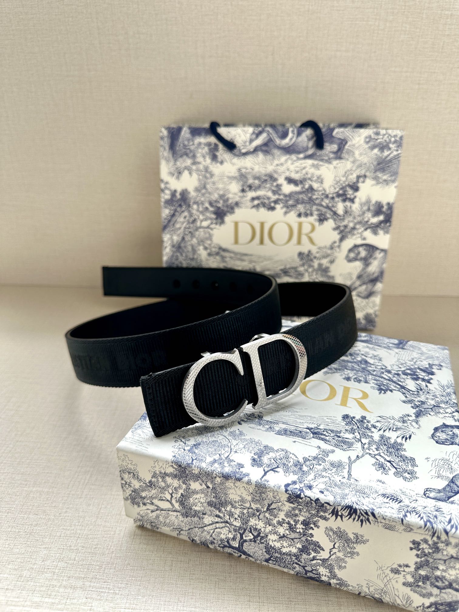 P1R55D197 Popular   High quality belt With full package