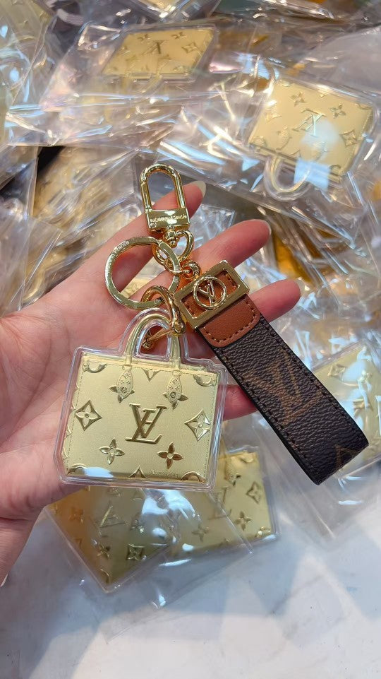 A1Z105E24 Popular bag 's charms accessories