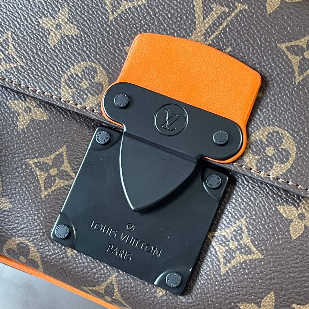 B1W15E38 Popular  leather bag