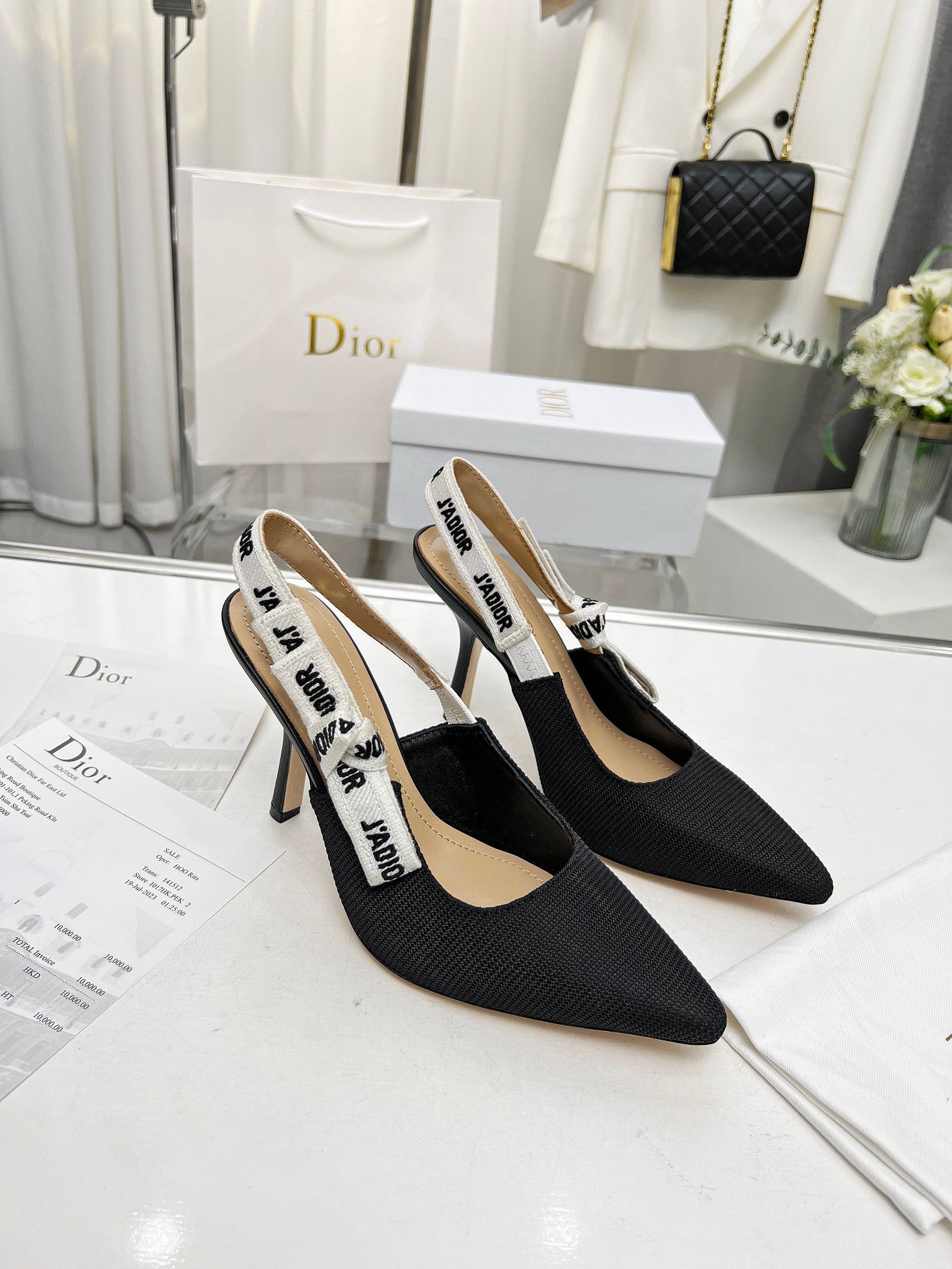 Z2Q55D44  Popular leather High heels