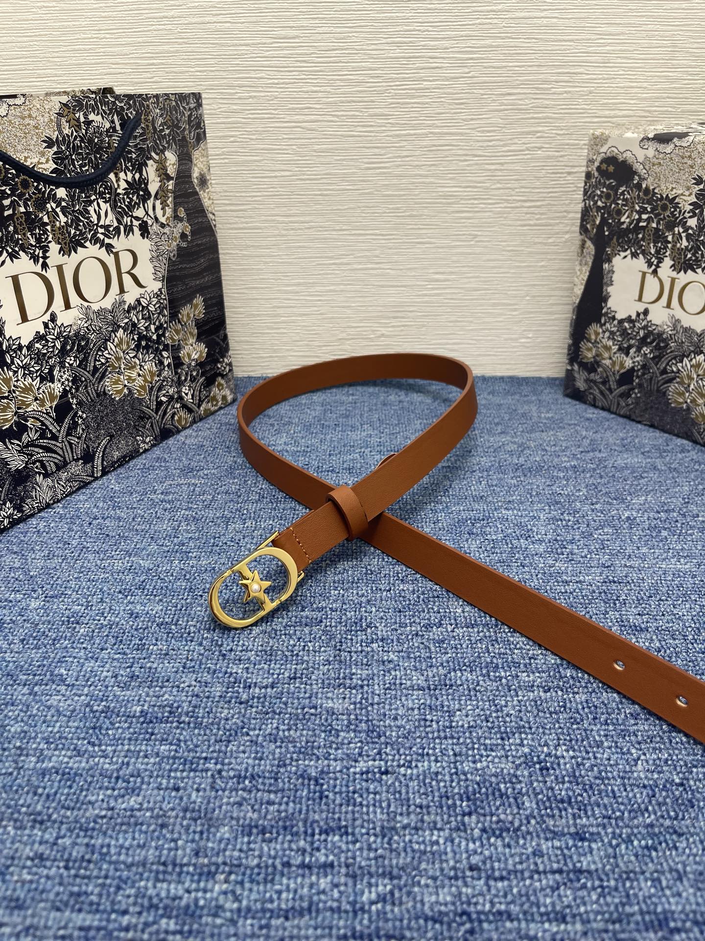 P1R55D205 Popular   High quality belt With full package