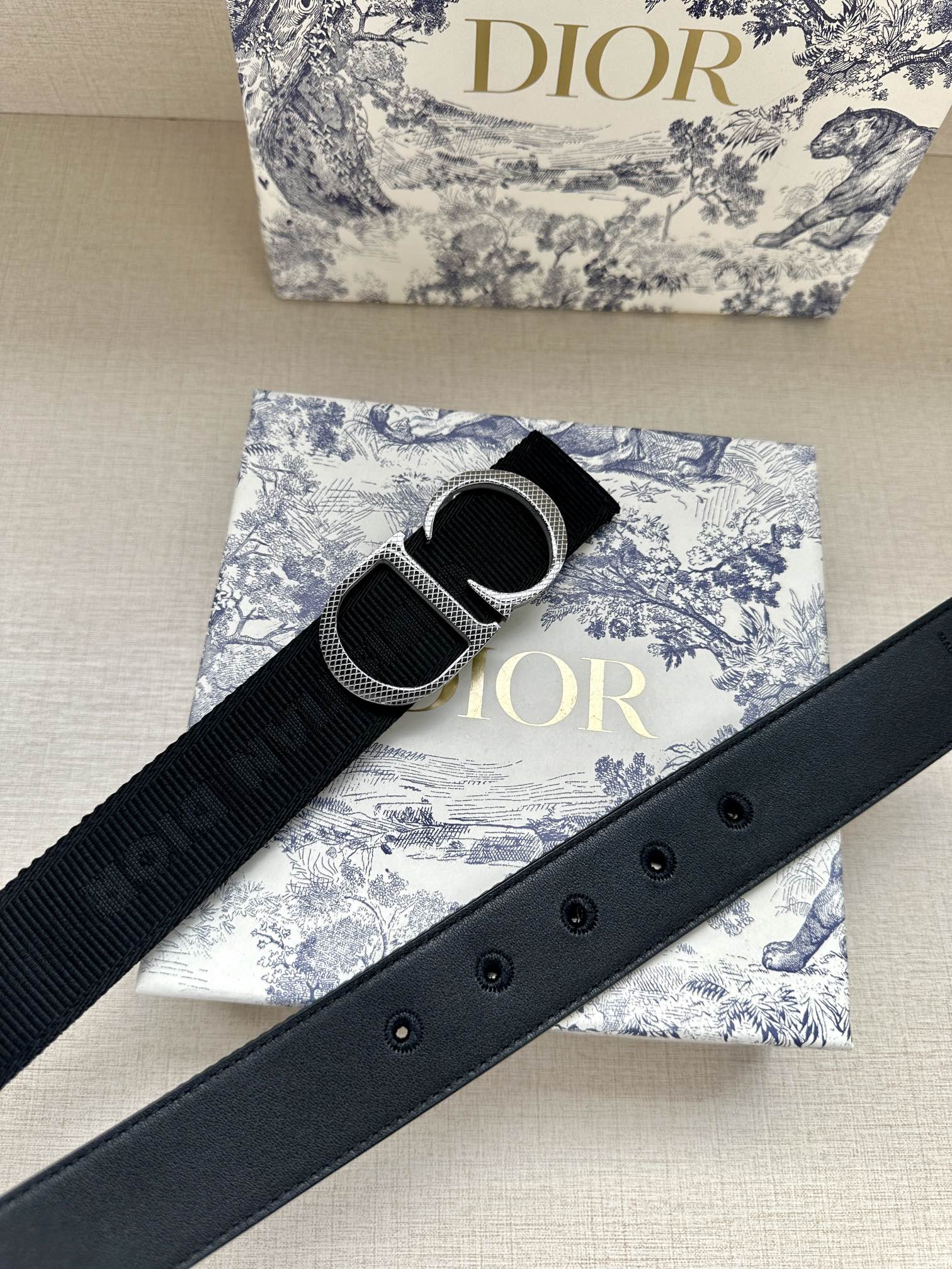 P1R55D197 Popular   High quality belt With full package
