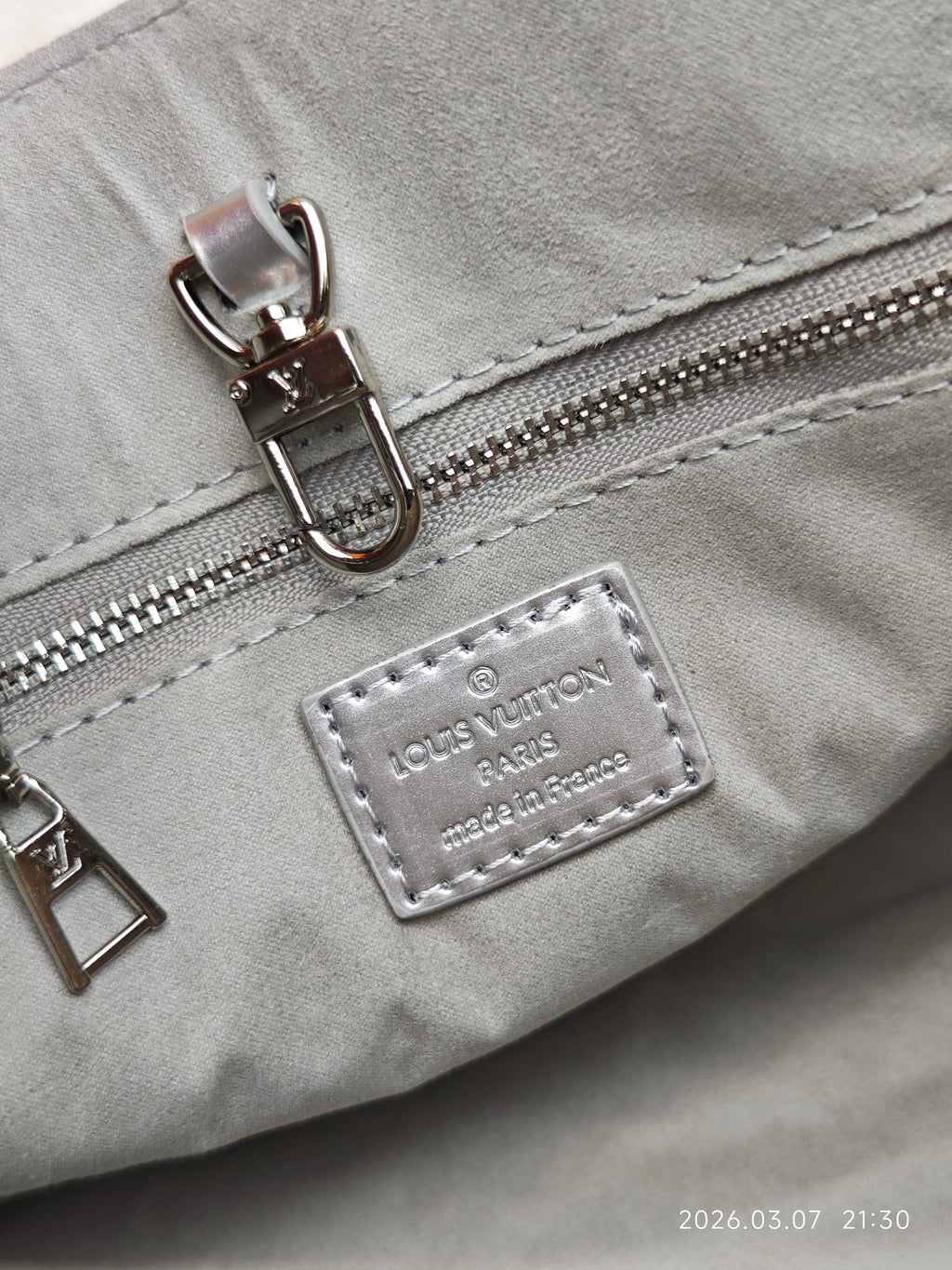 B1P36E34 Popular leather bag