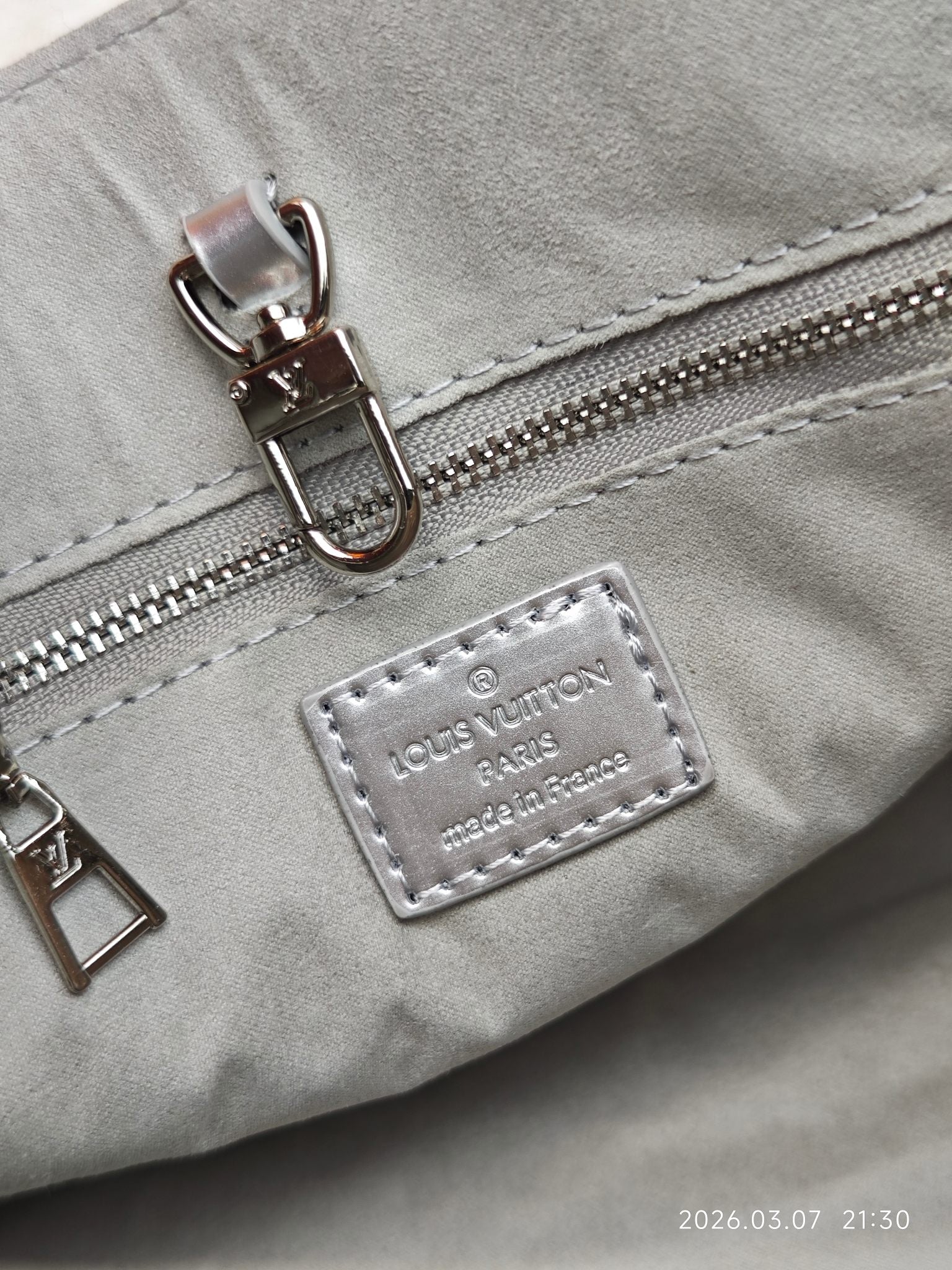 B1P36E34 Popular leather bag