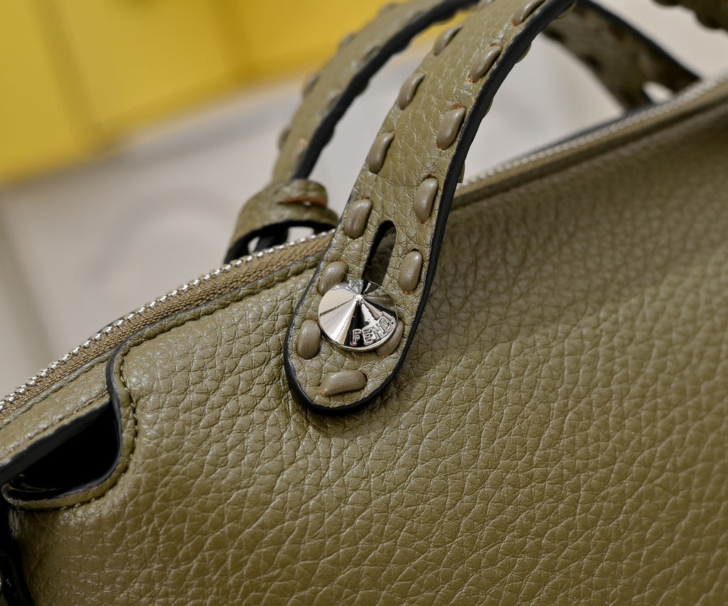 B1W35F109 Popular  leather bag