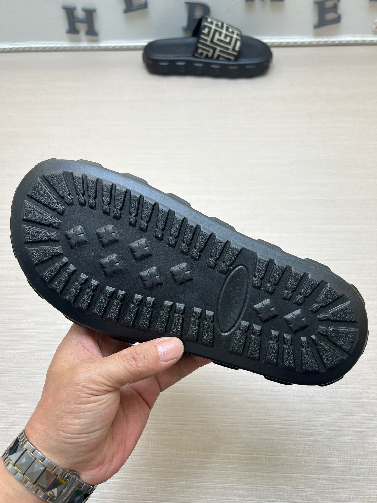 Z5ZA110  Popular slippers