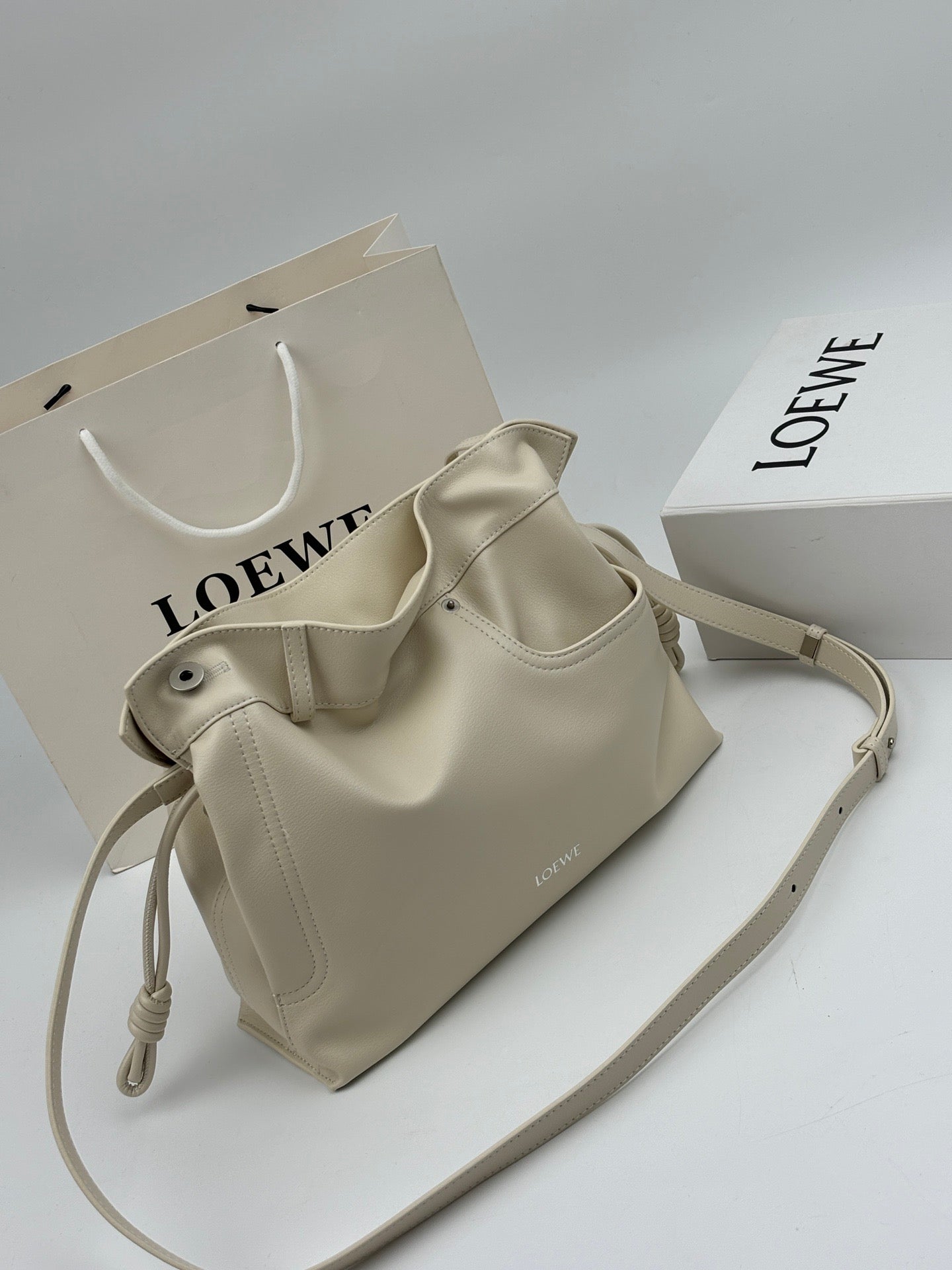 B1P36A47 Popular leather bag