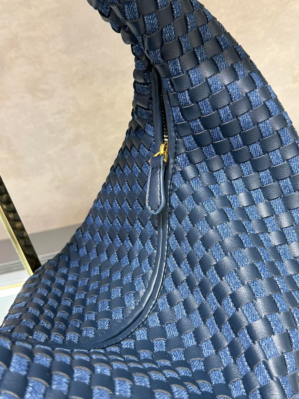 B1W35A116 Popular leather bag