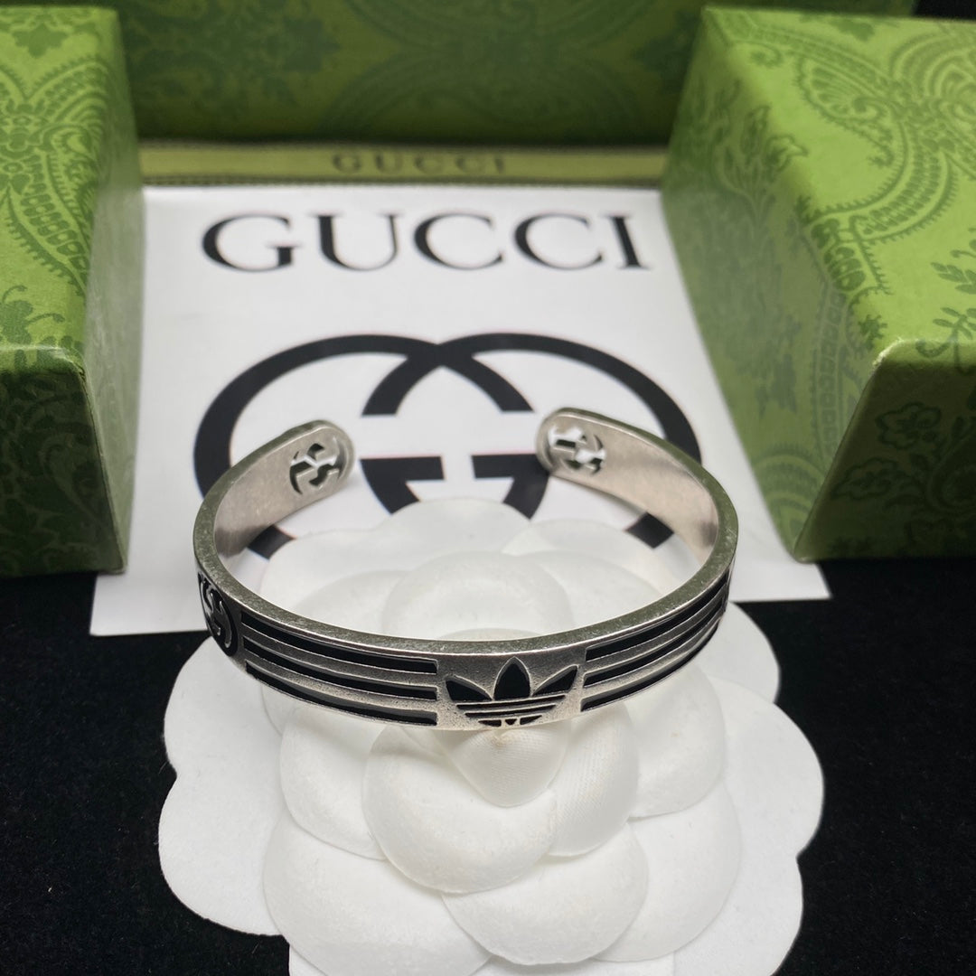 X1B82B250K  Popular Bracelets