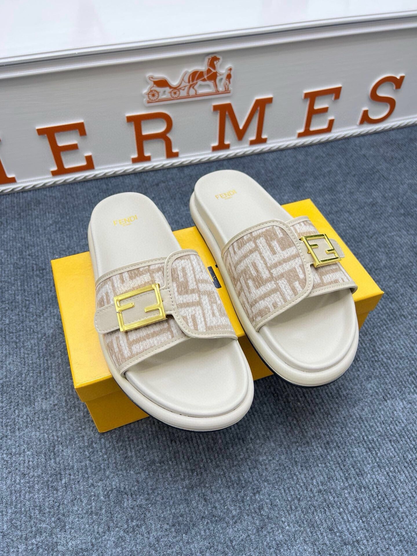 Z5ZF37 Popular slippers