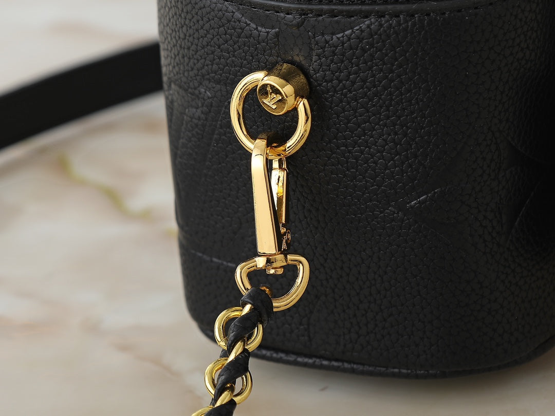 B1P76E2 Popular leather bag