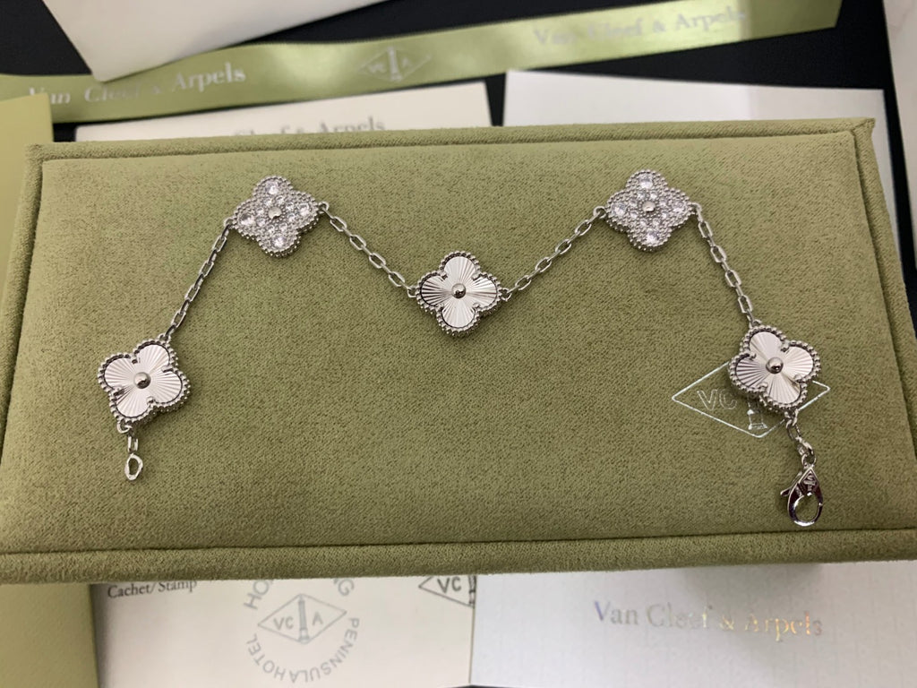 X5X63VA201K  Popular bracelets 5 flowers normal size1.5cm flower