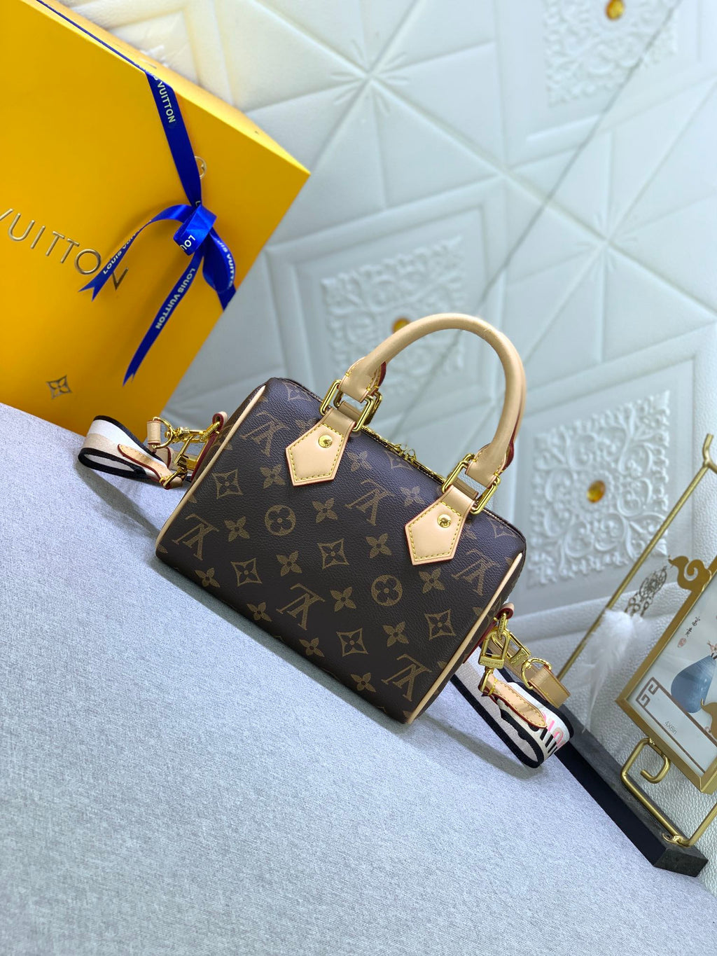 B12X73E44 Popular  leather bag 