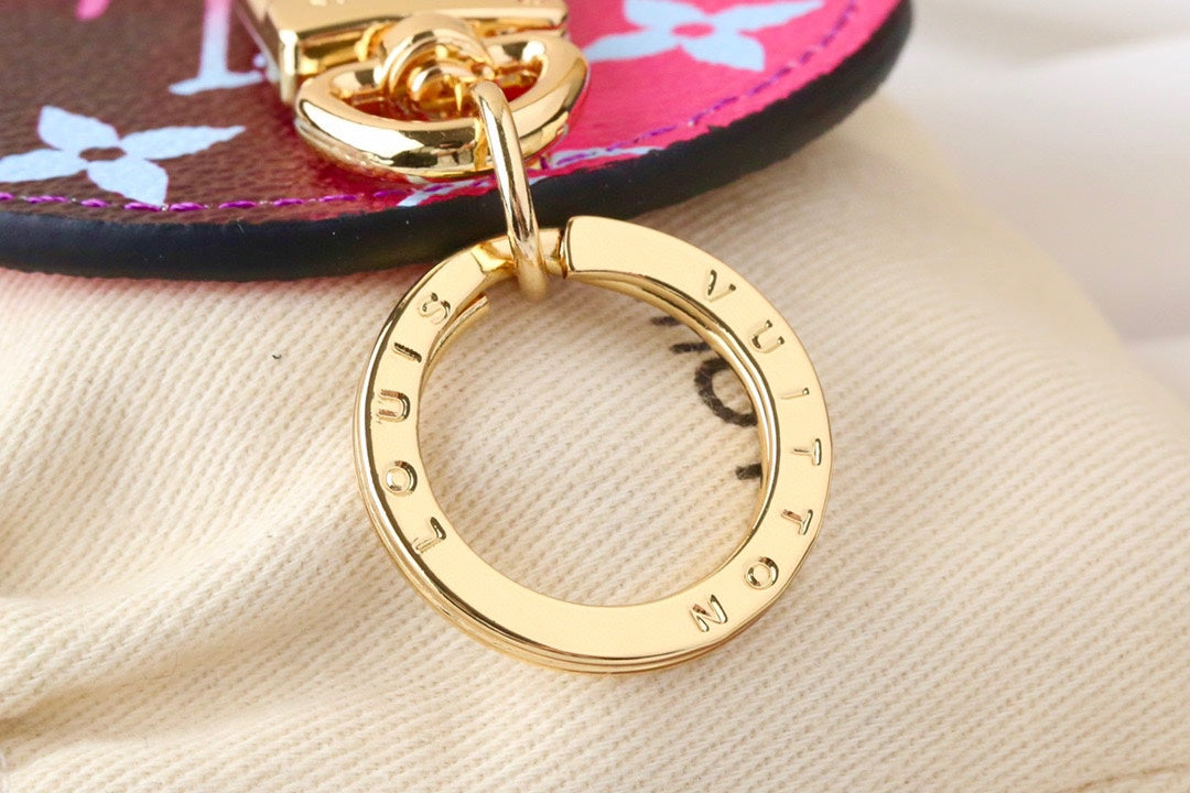 A1Q105E22 Popular bag 's charms accessories