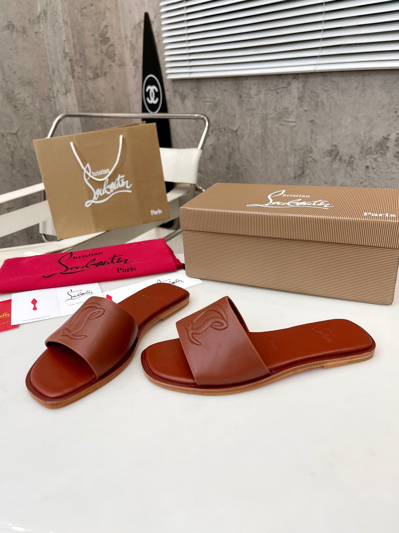 Z2XA32 Popular leather Slippers
