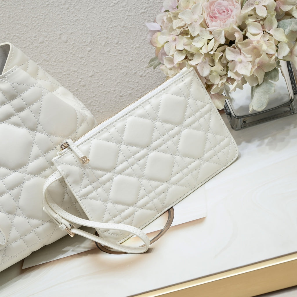 B1N66D2 Popular leather bag