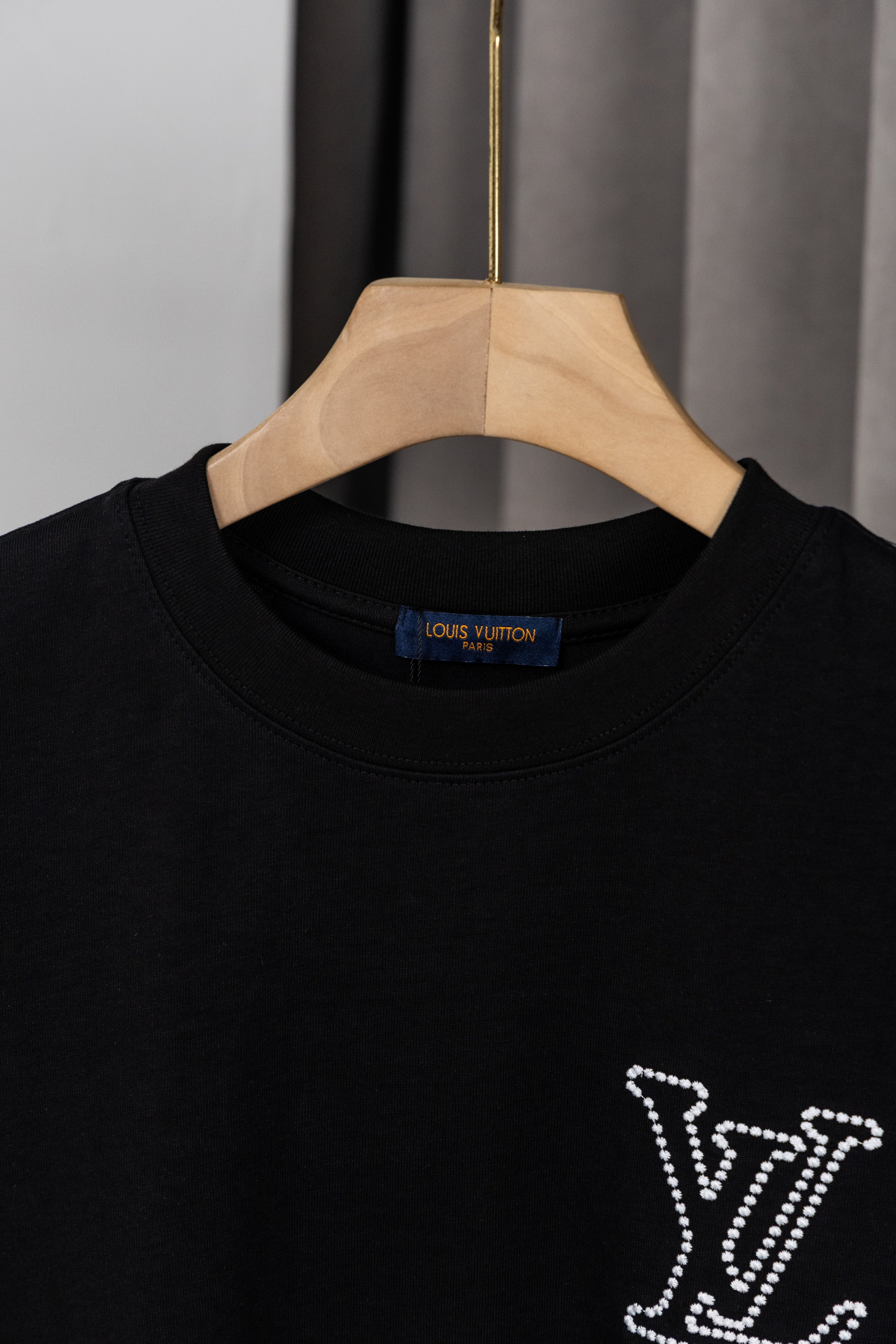 U1P36E125 Popular T-shirts
