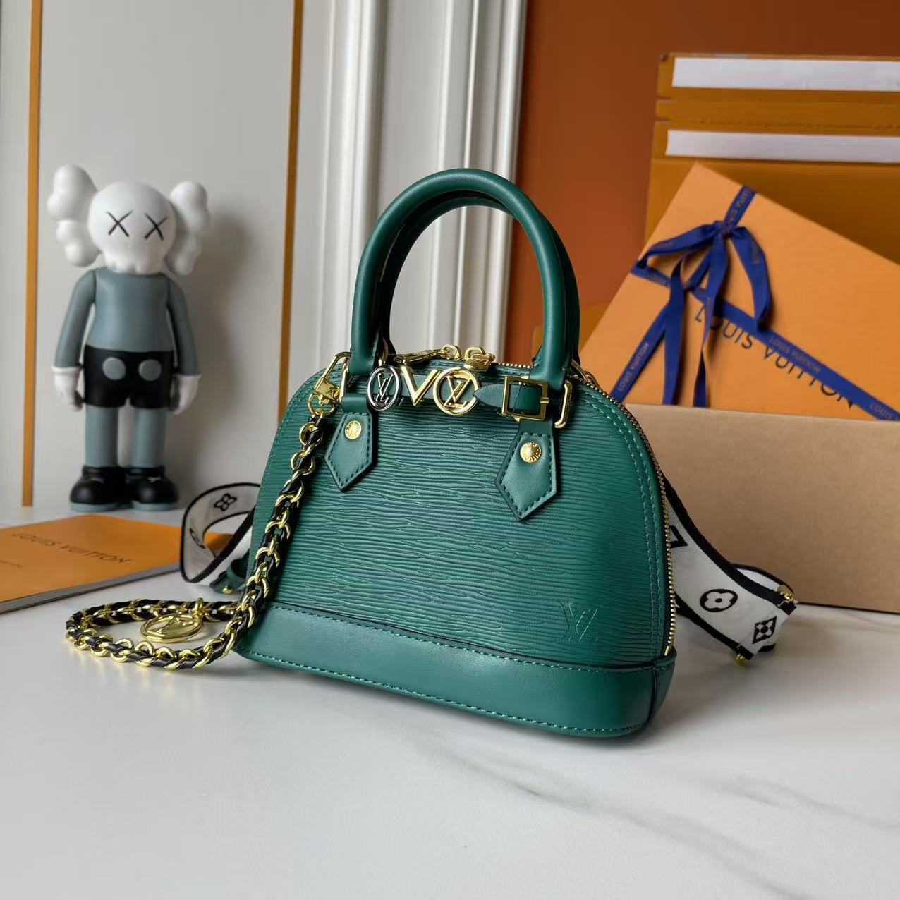 B1P46E95 Popular leather bag