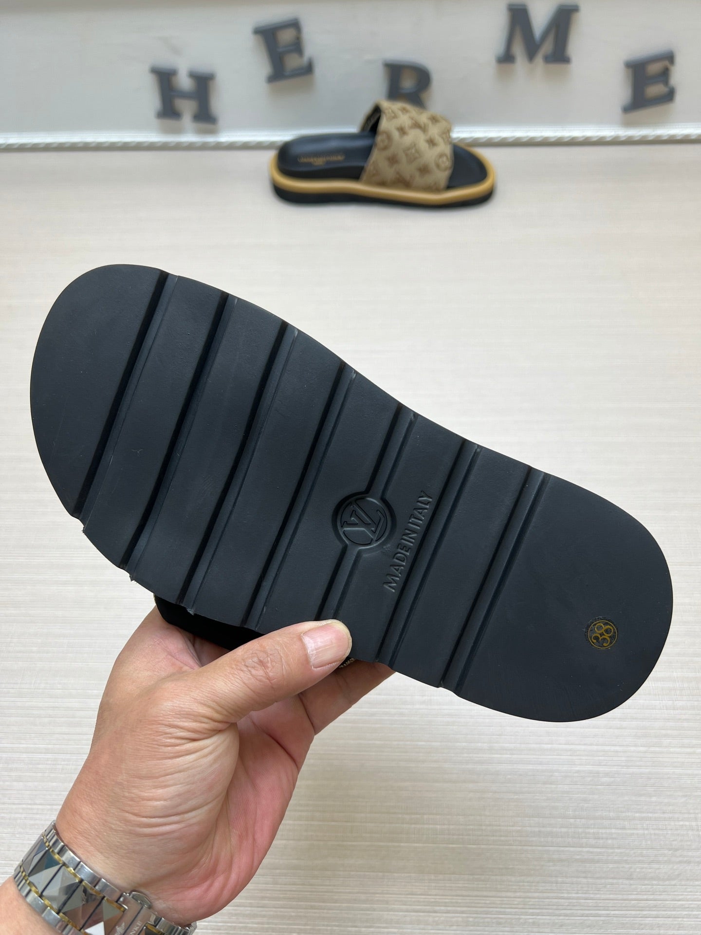 Z5ZE100 Popular slippers Sole thickness 5cm