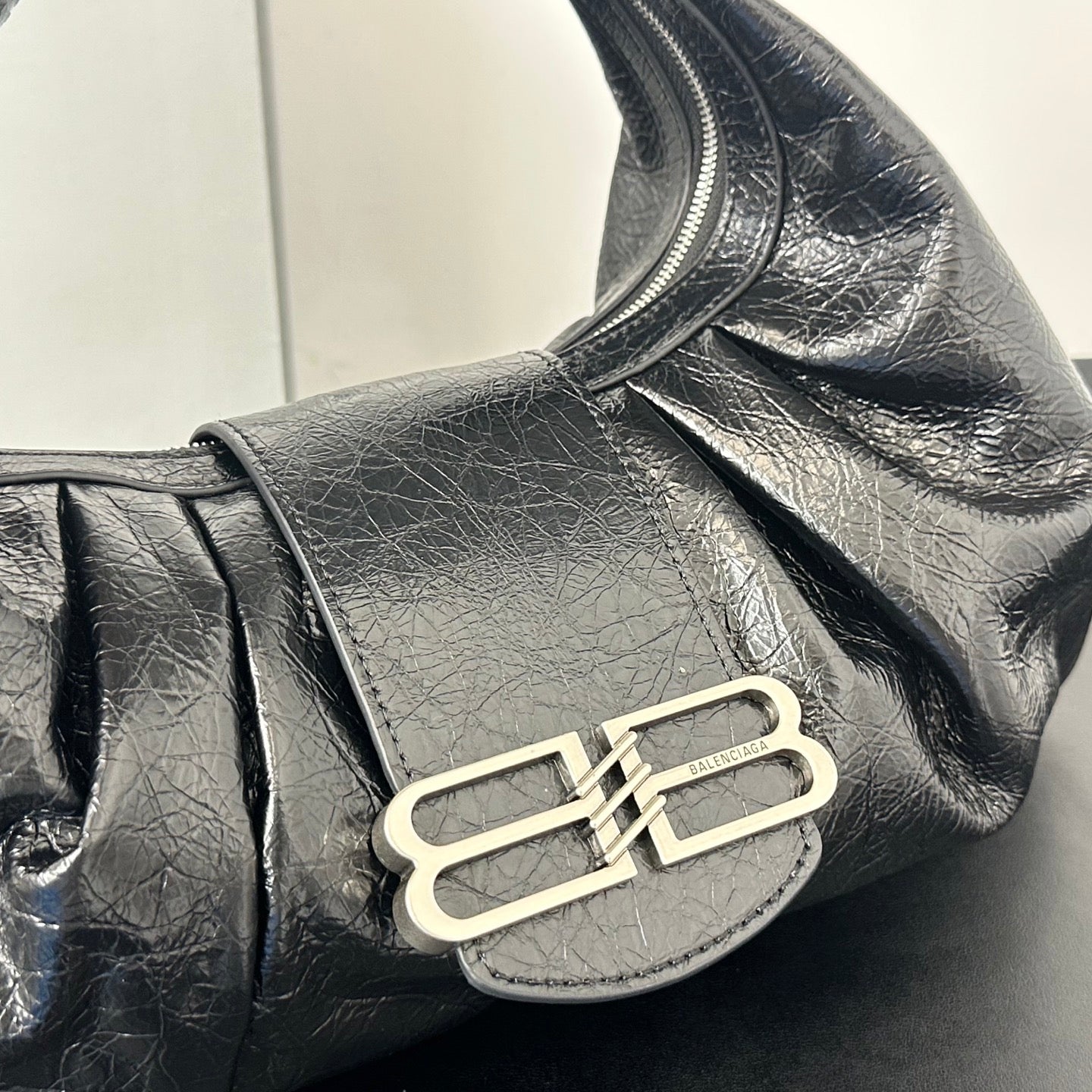B1P36J120 Popular leather bag