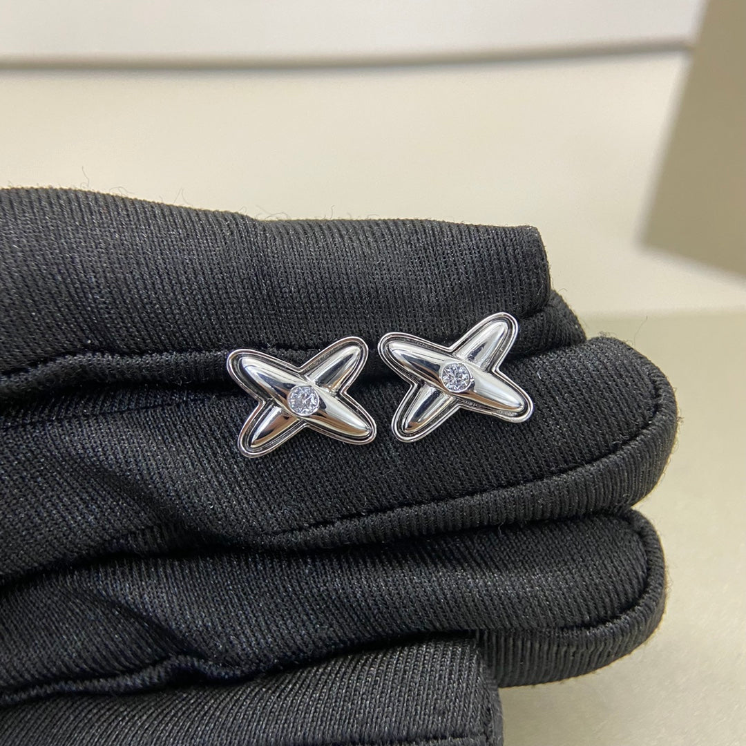 X1Z95A24E Popular Earrings