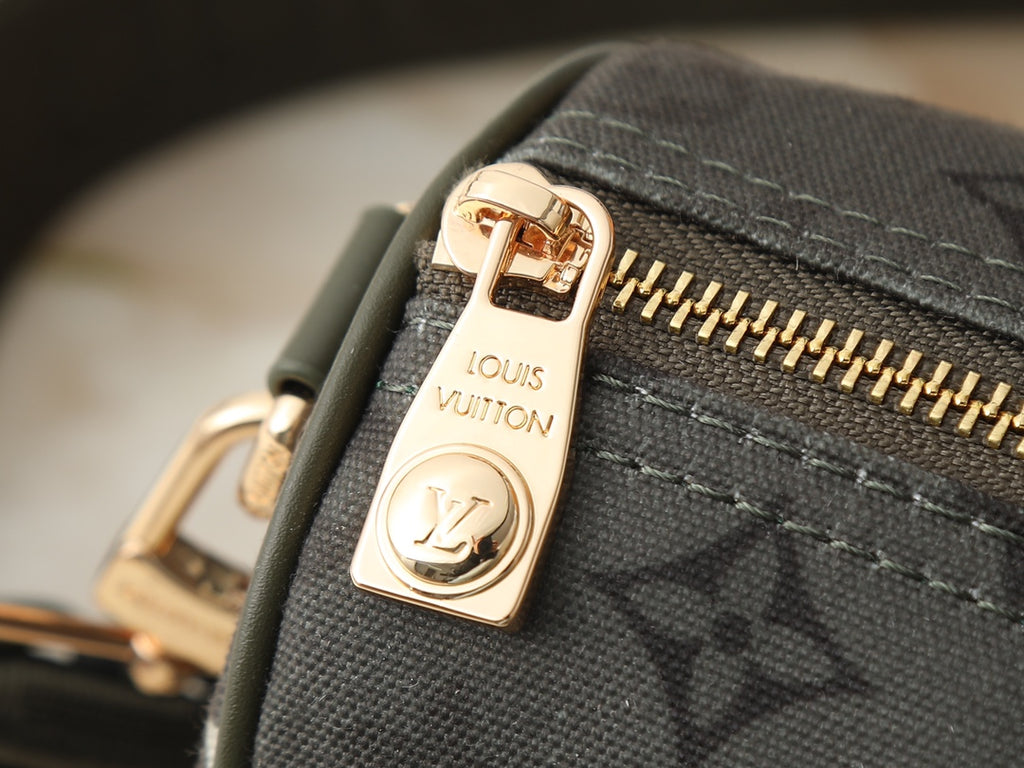 B1P46E30 Popular leather bag